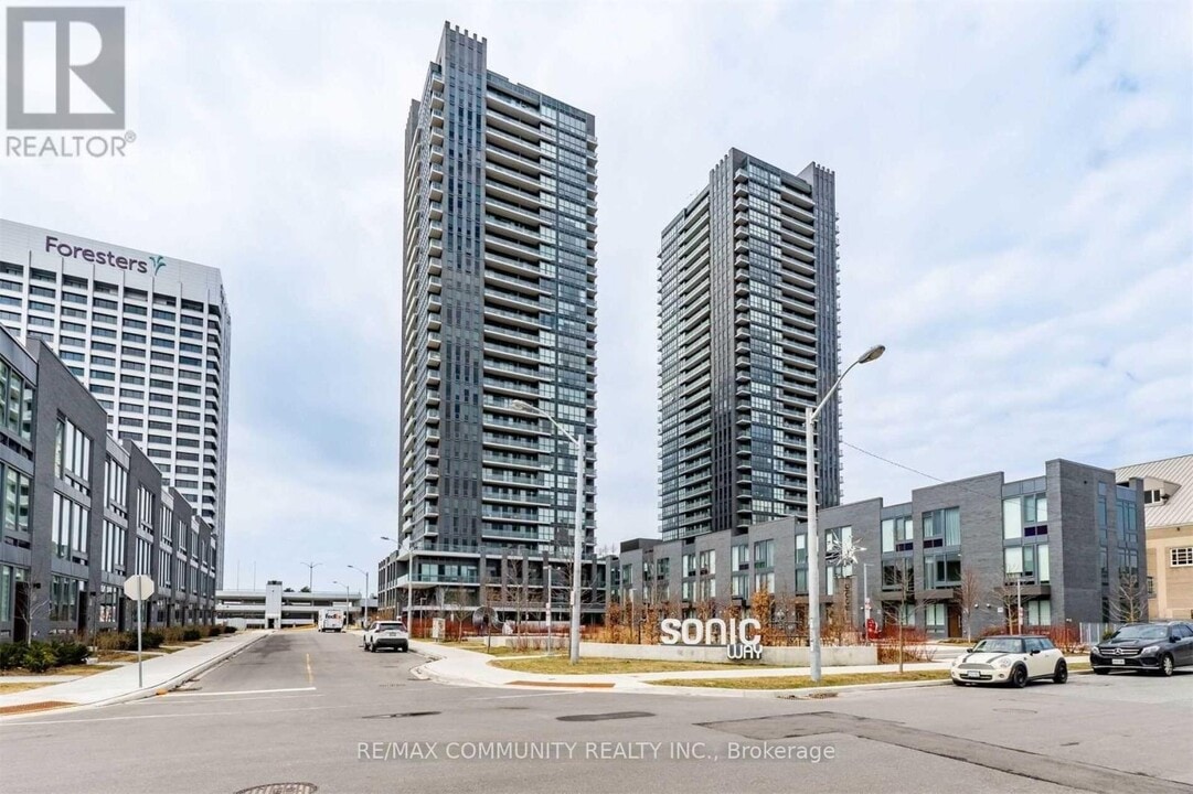 2-2512 Sonic Way in Toronto, ON - Building Photo