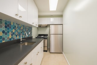 308 E 84th St, Unit 2A in New York, NY - Foto de edificio - Building Photo