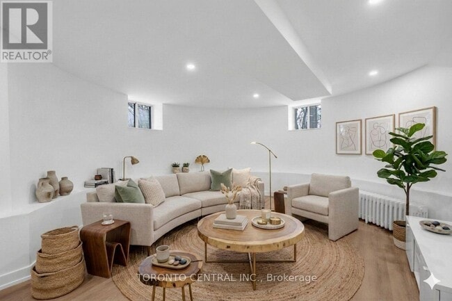 property at 171 Parkside Dr