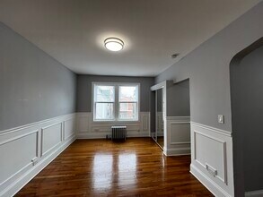 4423 N Seeley Ave, Unit 313 in Chicago, IL - Building Photo - Building Photo