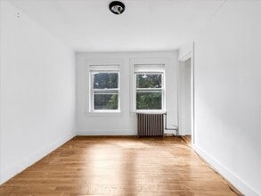 16 Kilby St, Unit 3 in Woburn, MA - Foto de edificio - Building Photo