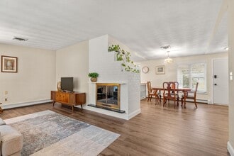 14 Corrine Dr in Framingham, MA - Building Photo - Building Photo