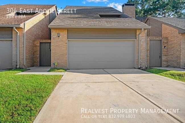 304 E Adoue St