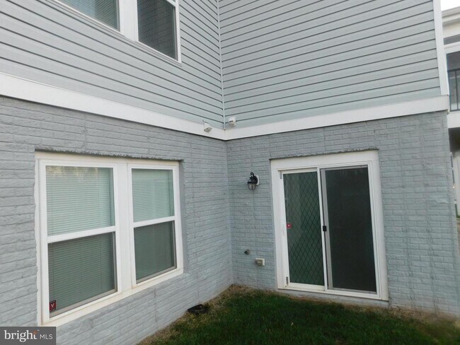 23646 Glenmallie Ct in Aldie, VA - Building Photo - Building Photo