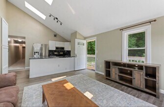 33 village plaza Rd in Plymouth, NH - Building Photo - Building Photo