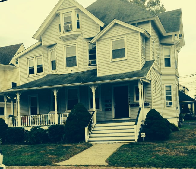 property at 219-211 11th Ave