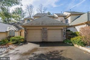 9 Red Oak Dr in Elkins Park, PA - Building Photo