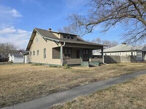 312 W 9th St in Wood River, NE - Building Photo - Building Photo