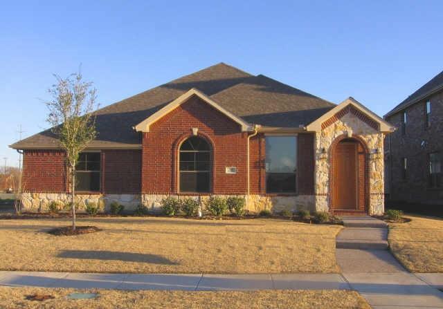 922 Meadow Flower Ln in Garland, TX - Building Photo