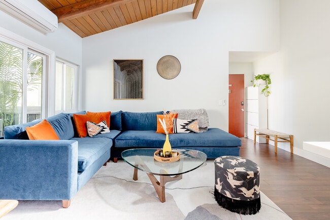 5005 Stoney Creek Rd in Culver City, CA - Building Photo - Building Photo