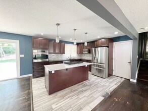 11913 Armitage Dr in Grandview, MO - Building Photo - Building Photo