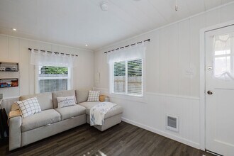 3810 valley drive in Bremerton, WA - Foto de edificio - Building Photo