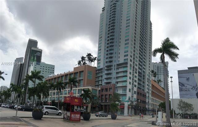 244 Biscayne Blvd, Unit 1008 in Miami, FL - Building Photo