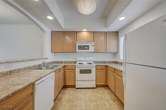 6160 Rumrill St, Unit 138 in Las Vegas, NV - Building Photo - Building Photo