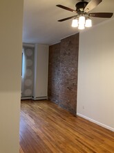 64 Elm St, Unit Apartment 1 in Albany, NY - Building Photo - Building Photo