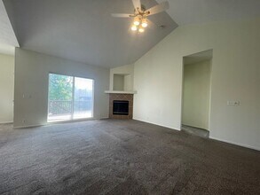 1013 Edward St in Papillion, NE - Building Photo - Building Photo