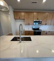 4 Stratton Dr in Woburn, MA - Building Photo