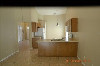 10131 Cedar Dune Dr in Tampa, FL - Building Photo - Building Photo