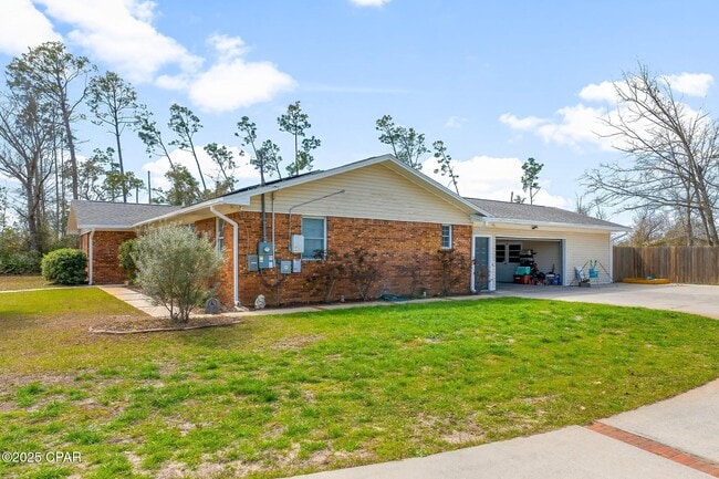 1018 S Kimbrel Ave in Panama City, FL - Building Photo - Building Photo