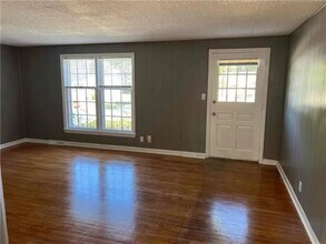 6400 Walrond Ave in Kansas City, MO - Building Photo - Building Photo