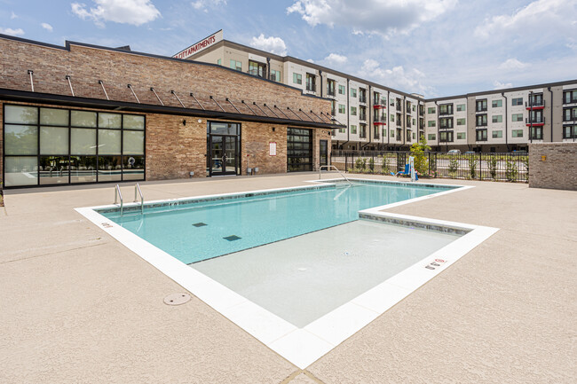 Motor City Apartments in Baton Rouge, LA - Foto de edificio - Building Photo