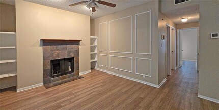 203 E 31st St, Unit 207 in Austin, TX - Foto de edificio - Building Photo