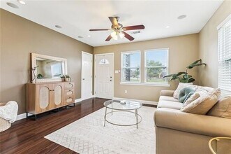 5605 Canal Blvd in New Orleans, LA - Building Photo - Building Photo