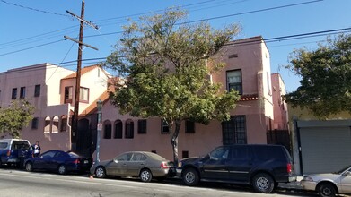 906-912 N Virgil Ave in Los Angeles, CA - Building Photo - Building Photo