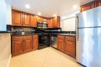 3150 NW 88th Ave in Sunrise, FL - Building Photo - Building Photo