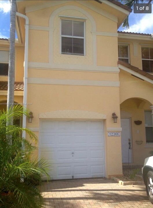 12366 SW 126th Ave in Miami, FL - Building Photo