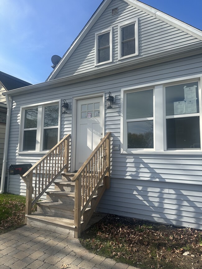 property at 1108 Lincoln St