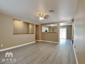 11793 W Dahlia Dr in El Mirage, AZ - Foto de edificio - Building Photo