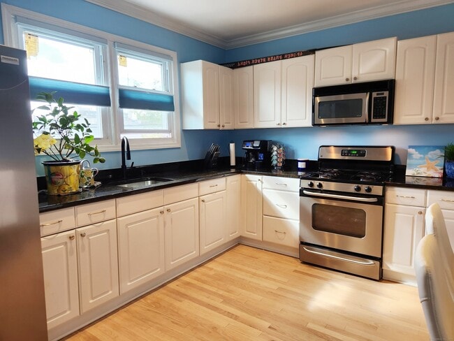 property at 61 Aberdeen St