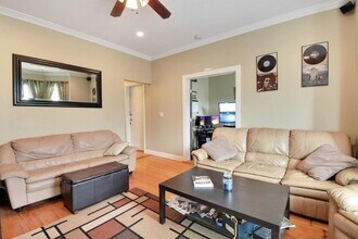 595 E 4th, Unit 2 in Boston, MA - Foto de edificio - Building Photo