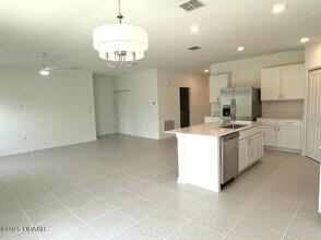 2324 Green Valley St in Daytona Beach, FL - Building Photo - Building Photo