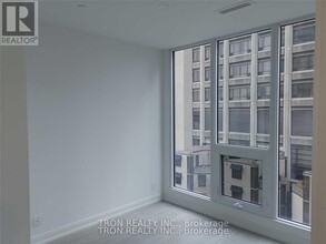 181-181 Dundas St E in Toronto, ON - Building Photo - Building Photo