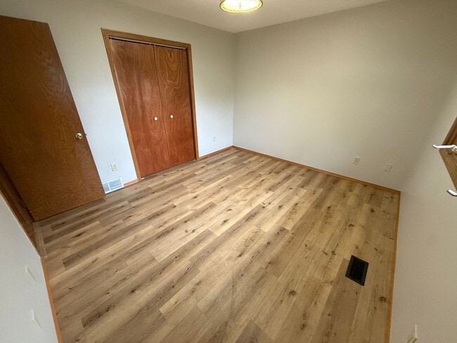 2601 S Ascot Ave in Sioux Falls, SD - Building Photo - Building Photo