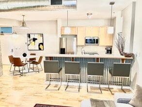 2422 Tremont Pl, Unit #102 in Denver, CO - Building Photo - Building Photo
