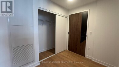 1037 The Queensway in Toronto, ON - Building Photo - Building Photo