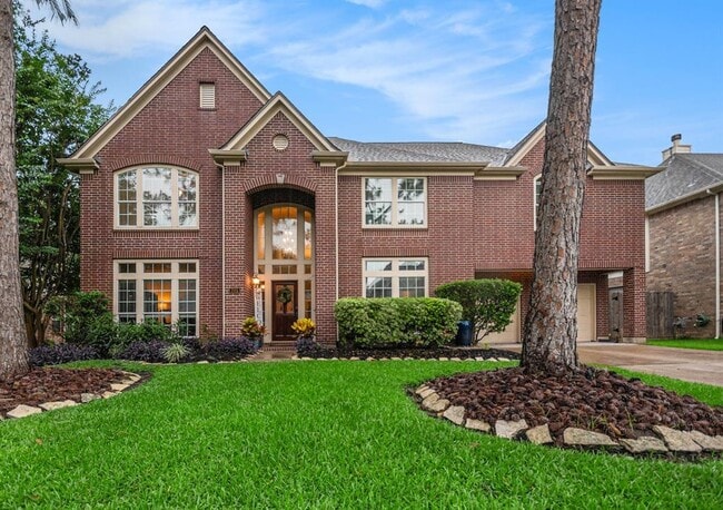 property at 305 Pinnacle Cove Ct