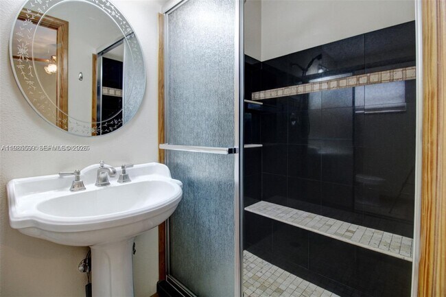 10250 Caribbean Blvd in Cutler Bay, FL - Building Photo - Building Photo