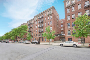 922-950 Bronx Park South Apartments