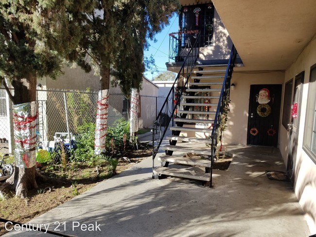 2803 E 58th St in Huntington Park, CA - Building Photo - Building Photo