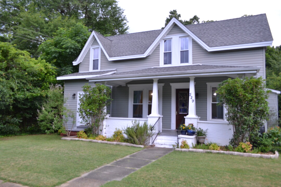 229 York St NE in Aiken, SC - Building Photo