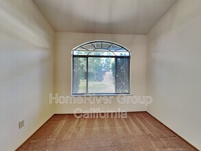 8215 Bluehaven Ct in Antelope, CA - Building Photo - Building Photo