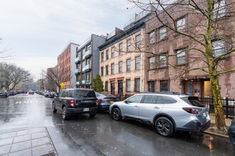 35 Lexington Ave in Brooklyn, NY - Foto de edificio - Building Photo
