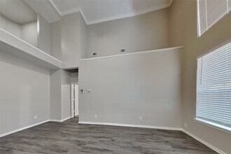 15326 Foster Springs Ln in Houston, TX - Foto de edificio - Building Photo