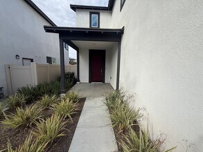 30315 Brittlebrush St in Murrieta, CA - Building Photo - Building Photo