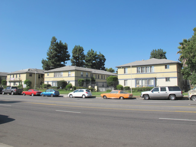 Provence Way in North Hollywood, CA - Building Photo - Building Photo