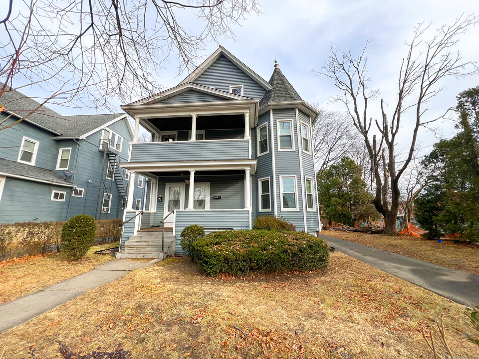 18-20-20 Newton St in Hartford, CT - Building Photo